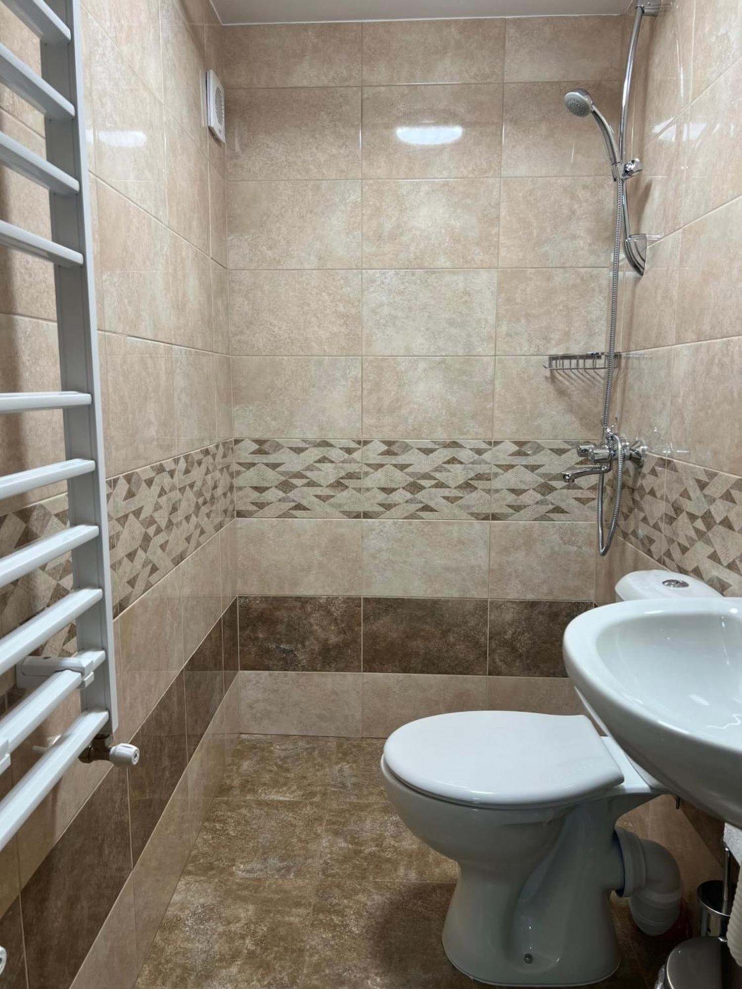 Къща За Гости Бадови Chisarja Exteriör bild