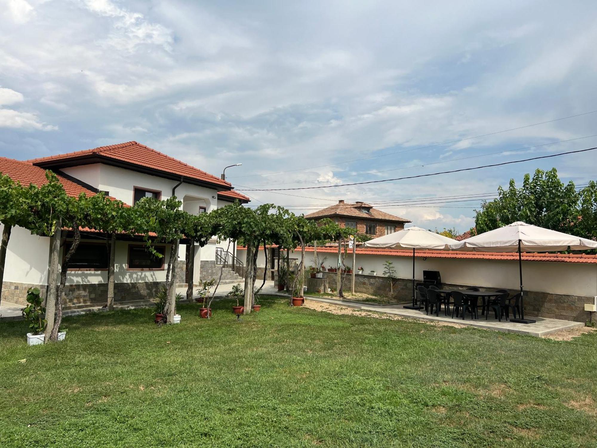 Къща За Гости Бадови Chisarja Exteriör bild